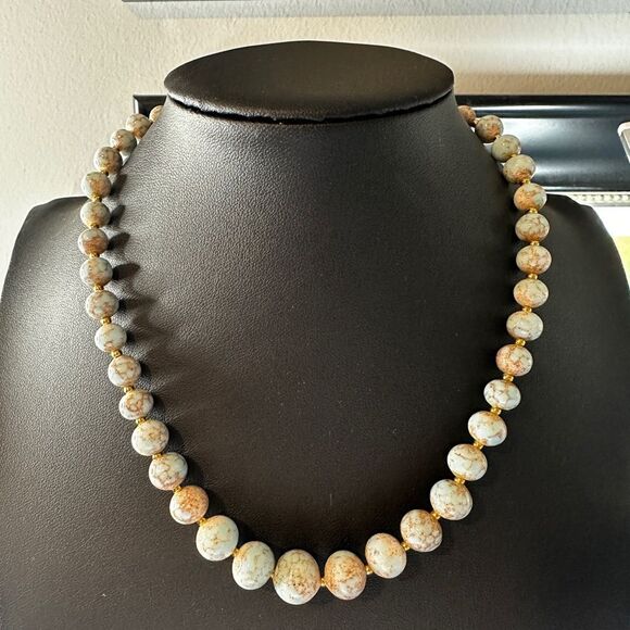 16" Vintage Revived ceramic and gold tone accent beaded necklace w/ cameo clasp! - Picture 14 of 14